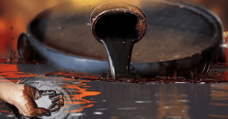 Dầu mỏ là nguồn tài nguyên thiên nhiên dạng lỏng, tồn tại trong các tầng đá sâu dưới lòng đất. 