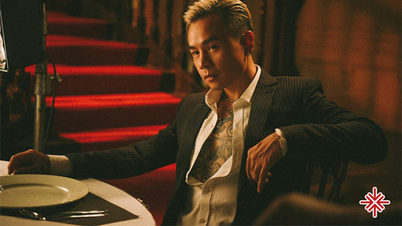 Binz tên thật là Lê Nguyễn Trung Đan, nam rapper được biết đến với phong cách rap tình yêu và hình ảnh lịch lãm. 