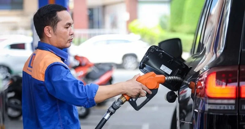 Giá dầu Diesel khác nhau do loại dầu, khu vực bán hàng, chi phí vận chuyển và hệ thống phân phối.