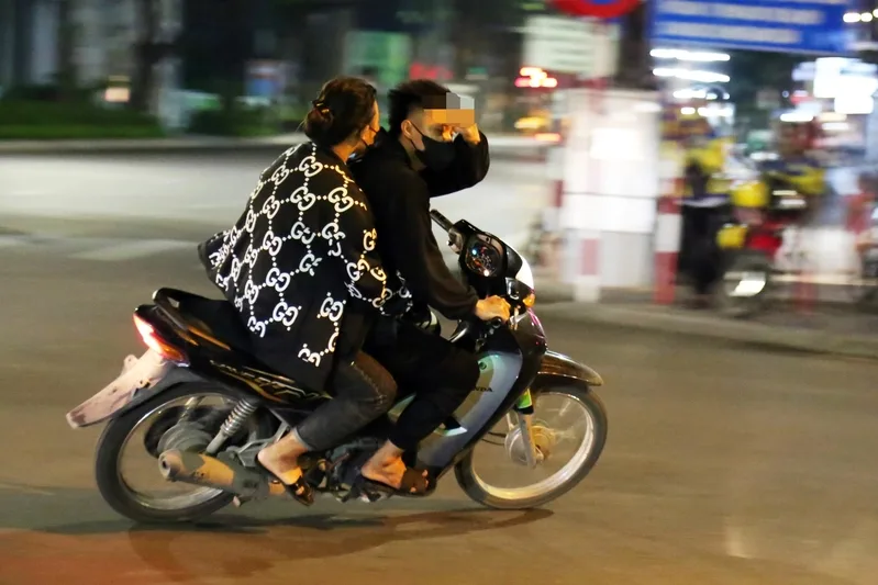 Chủ xe có thể bị xử phạt nếu giao xe cho người không đủ điều kiện điều khiển