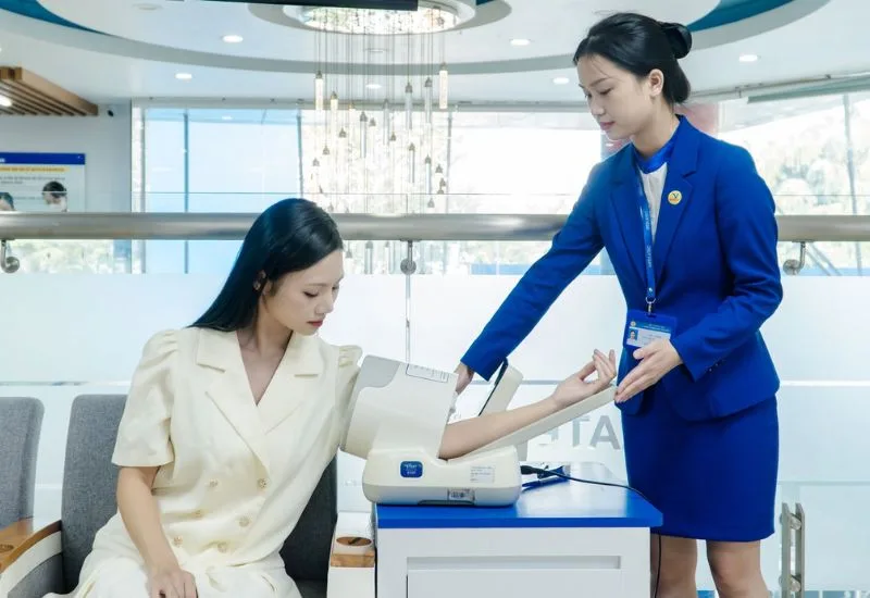 Không nên tự ý bổ sung hormone khi chưa thăm khám, xét nghiệm hoặc nhận tư vấn từ chuyên gia y tế.