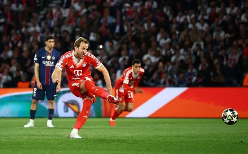 Harry Kane là mẫu complete striker tiêu biểu, vừa ghi bàn đều đặn, vừa lùi sâu kiến tạo và kết nối lối chơi cho đồng đội.